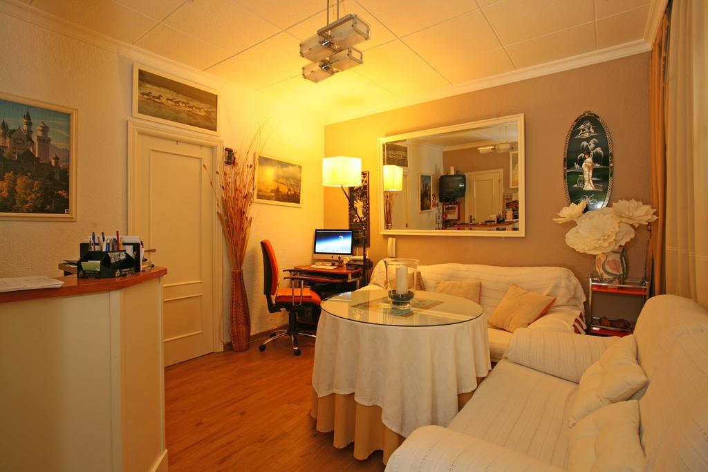 Pension Zurita Granada Exteriör bild