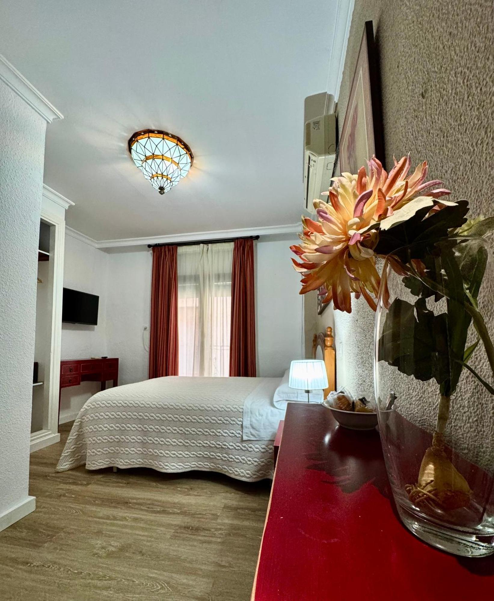 Pension Zurita Granada Exteriör bild
