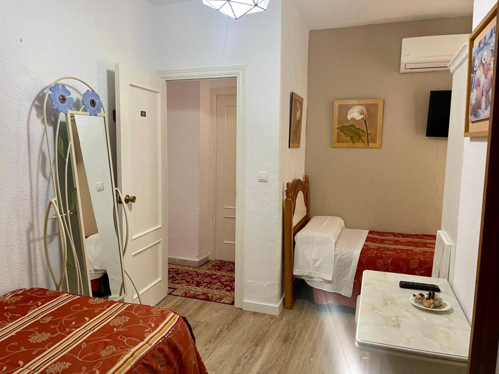 Pension Zurita Granada Exteriör bild